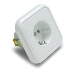 BASE EMPOTRAR TOMA TIERRA 16 AH. 250 V. 2300